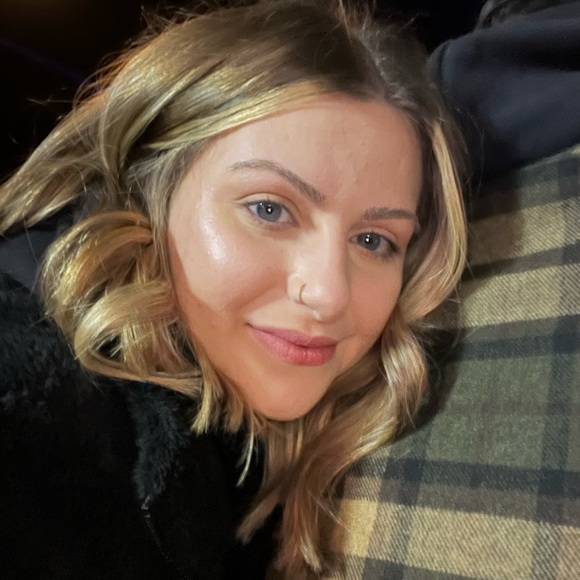 Meet your Posher, Kylee - Picture 1 of 1